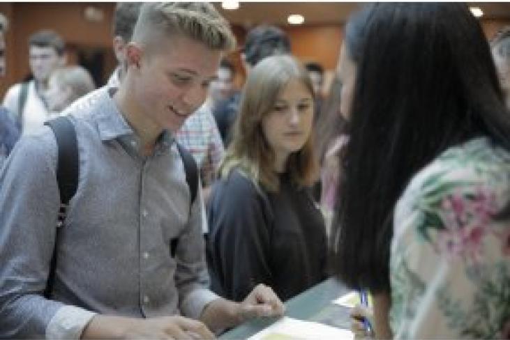 Bienvenida a los alumnos internacionales