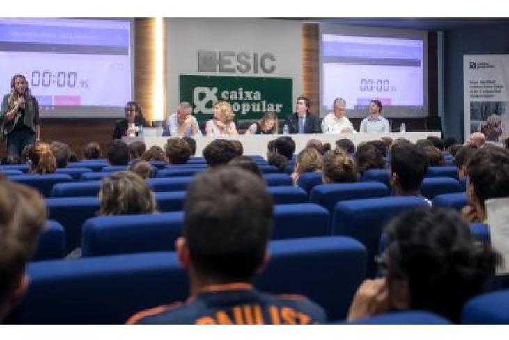 Más de 600 participantes en el Case Hackathon de ESIC Business & Marketing School y Caixa Popular