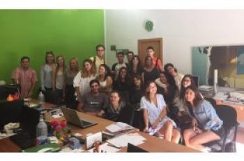 Valencia - Los alumnos de ESIC visitan la redacción de Hortanoticias